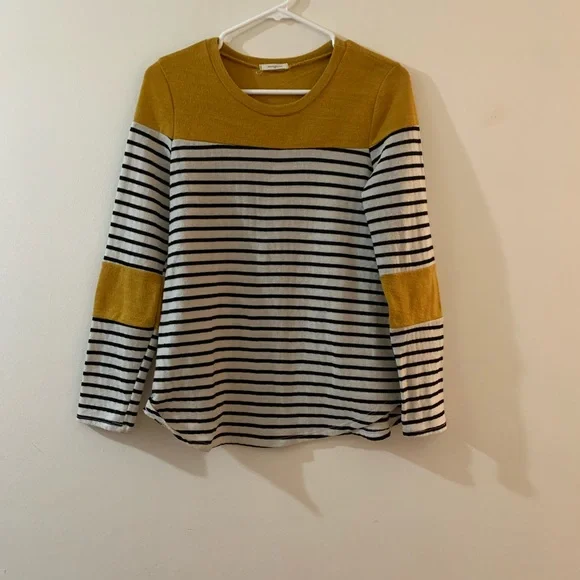 Gold and black/white striped sweater size large - Picture 2 of 6